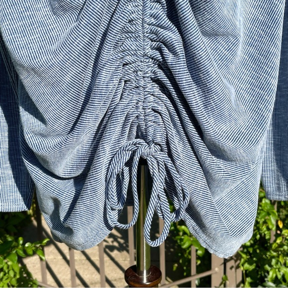 NWOT Acting Pro Adjustable Cinched/Ruched Tie Front V-neck Pinstripe Top - Picture 7 of 16